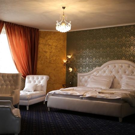 Hotel Kotva Bratislava Luaran gambar