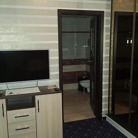 Hotel Kotva Bratislava Luaran gambar