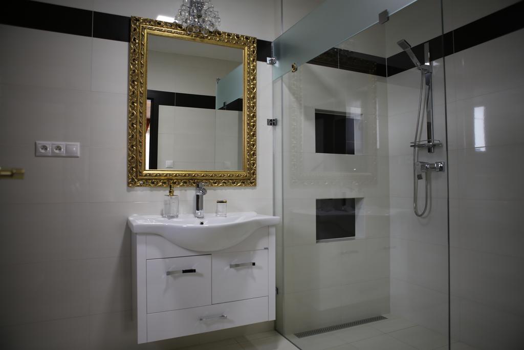 Hotel Kotva Bratislava Bilik gambar