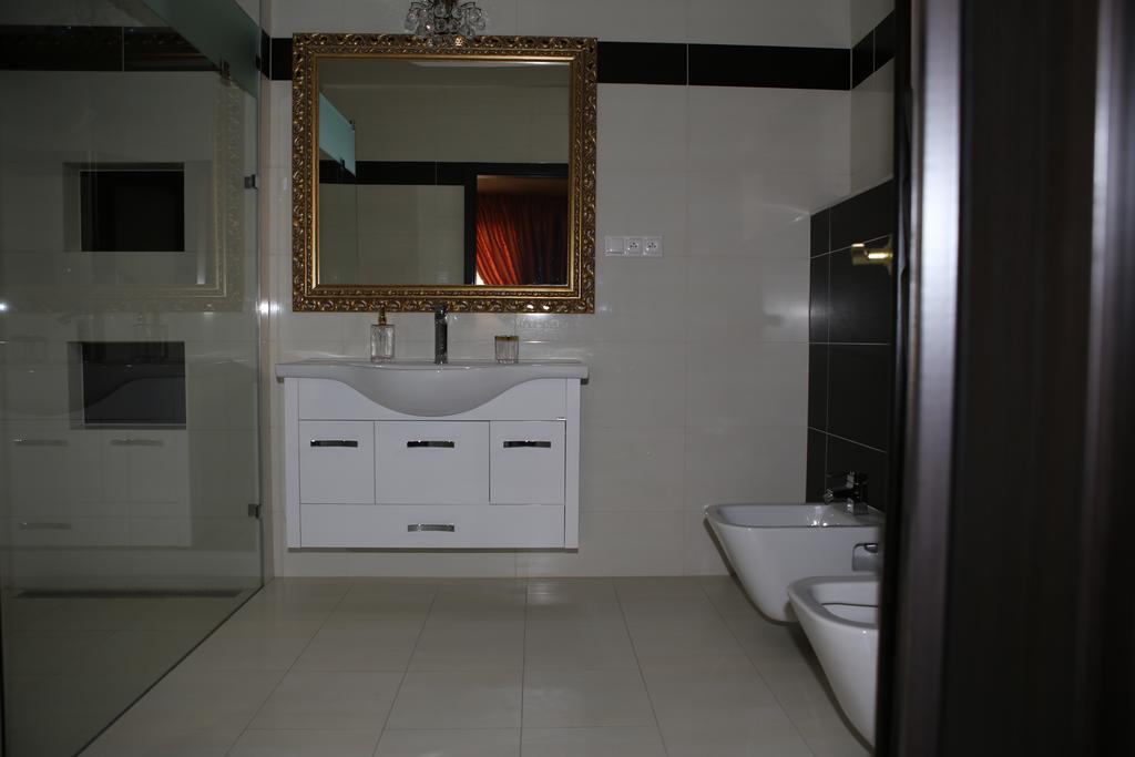 Hotel Kotva Bratislava Luaran gambar