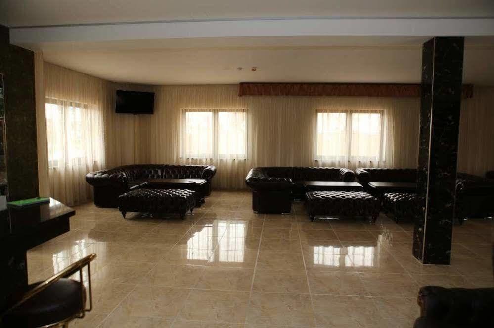 Hotel Kotva Bratislava Luaran gambar